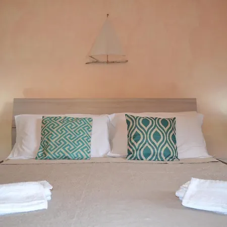 Into The Wild Green Bed & Breakfast *