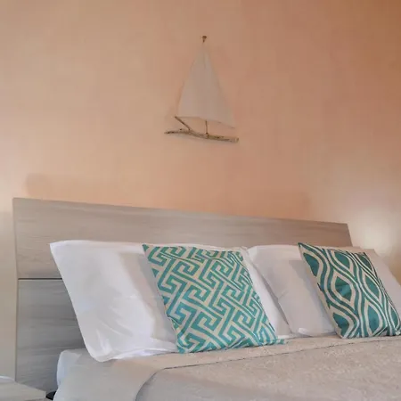 Into The Wild Green Bed & Breakfast *